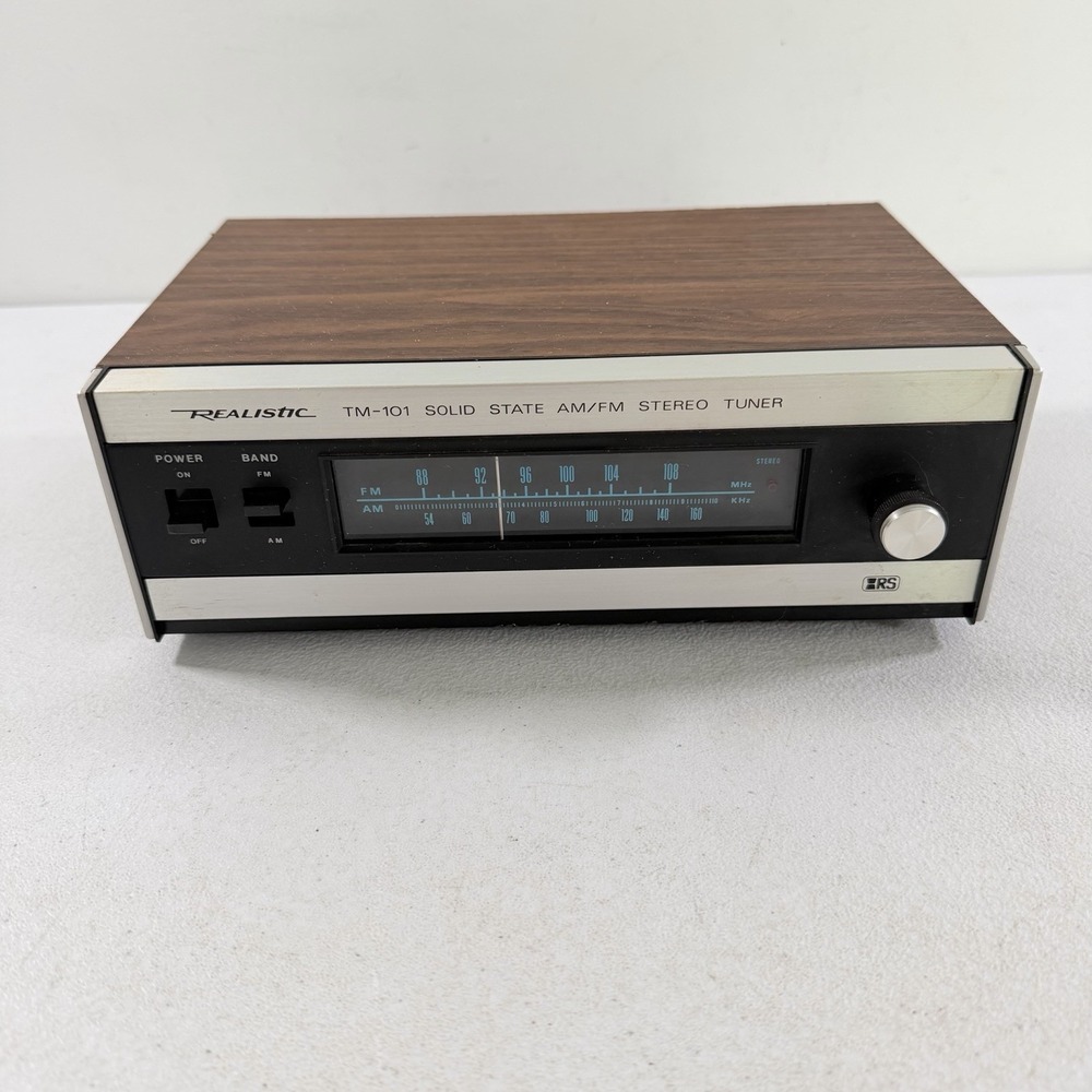 Realistic AM/FM Stereo Tuner Model TM-101 Model 31-1984  8091 POWERS ON READ